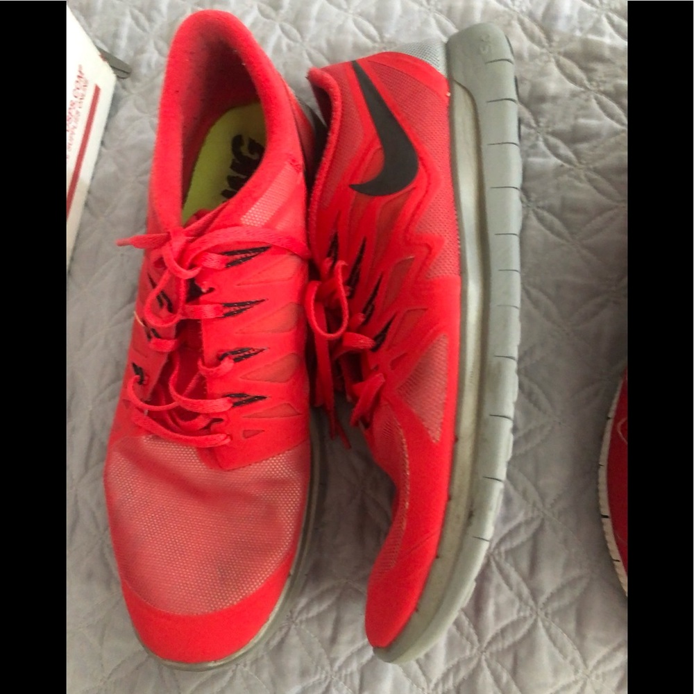 12.5 Mens Nike shoes (Red /Grey)
